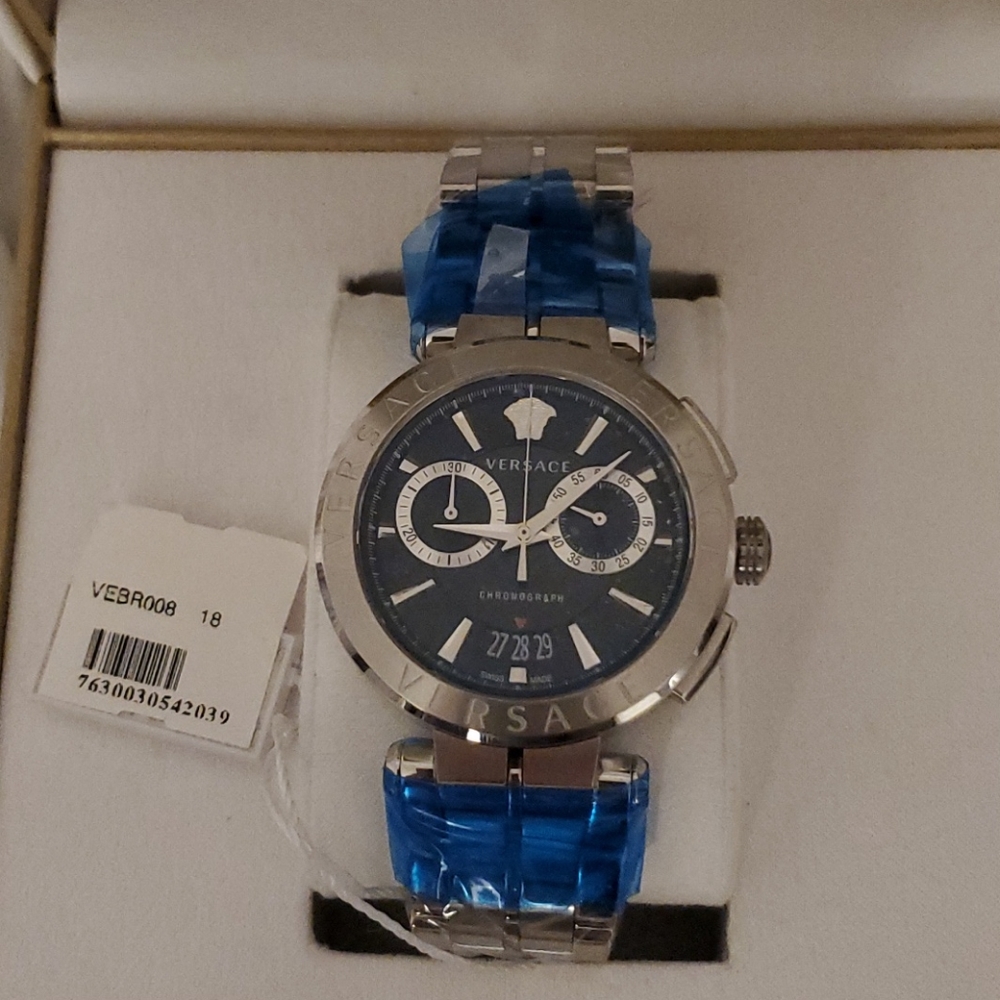 Versace Watch - Picture 4 of 5